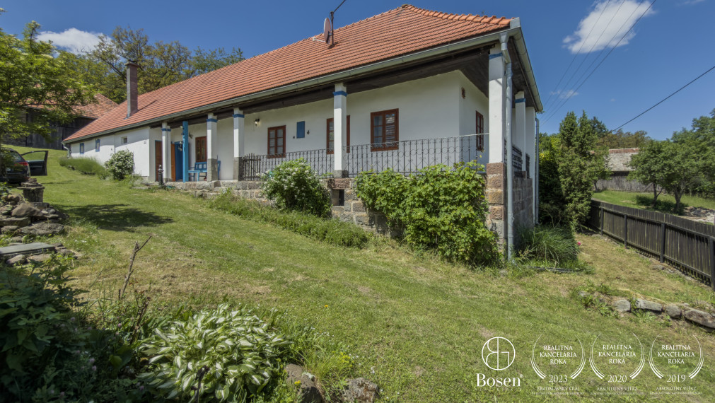 BOSEN | Na predaj rozprávkový rodinný dom v obci Lentvora.
