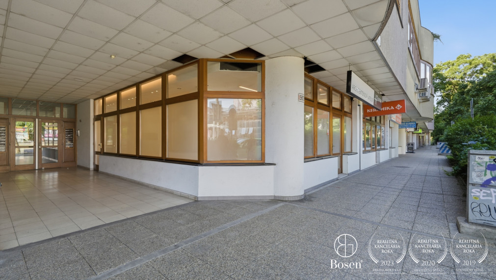 BOSEN | Obchodné priestory s výkladom na Záhradníckej ulici, 122 m2.