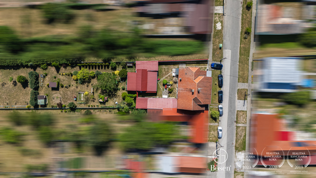 BOSEN | 7 izbový rodinný dom na pozemku 4 099 m², Kopčany