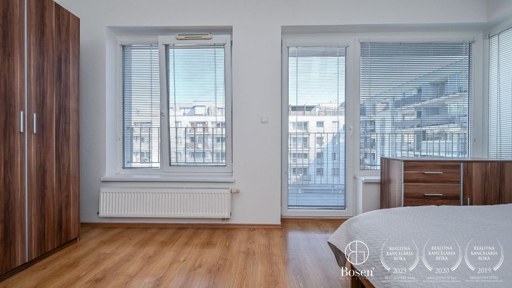 BOSEN | Kompletne zariadený 2 izbový byt s parkovaním  a balkónom – Ružinov, 72,50 m²