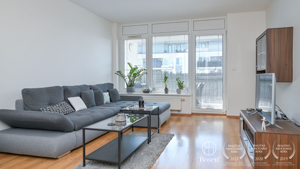 BOSEN | Kompletne zariadený 2 izbový byt s parkovaním  a balkónom – Ružinov, 72,50 m²