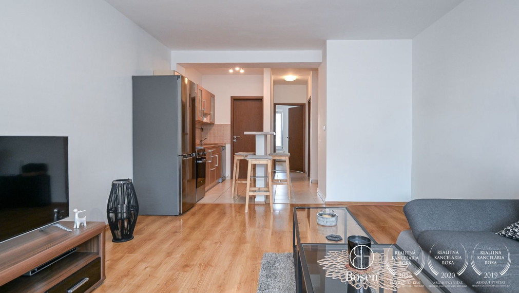 BOSEN | Kompletne zariadený 2 izbový byt s parkovaním  a balkónom – Ružinov, 72,50 m²