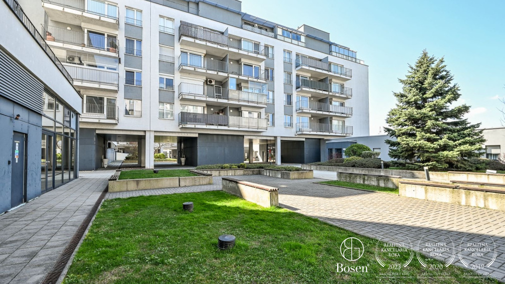 BOSEN | Kompletne zariadený 2 izbový byt s parkovaním  a balkónom – Ružinov, 72,50 m²