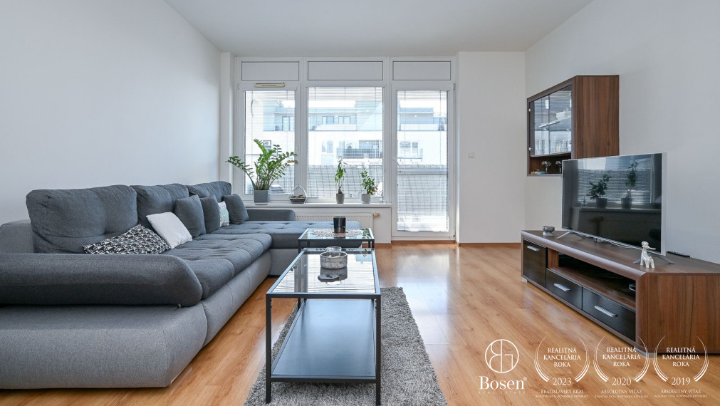 BOSEN | Kompletne zariadený 2 izbový byt s parkovaním  a balkónom – Ružinov, 72,50 m²