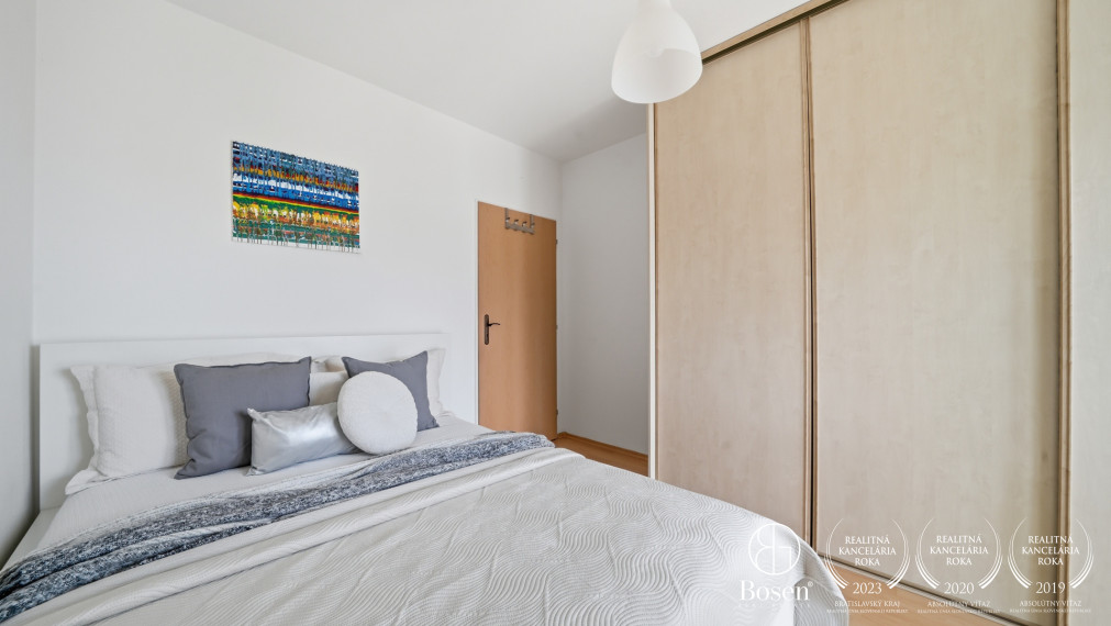 BOSEN GROUP | 3 izb. byt s terasou, balkónom a 2 park. miestami