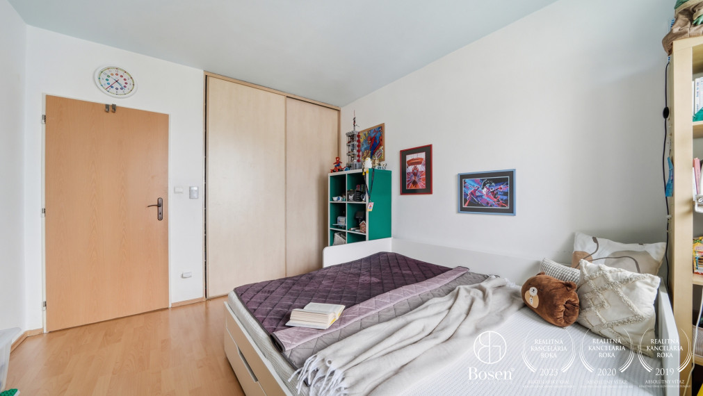 BOSEN GROUP | 3 izb. byt s terasou, balkónom a 2 park. miestami