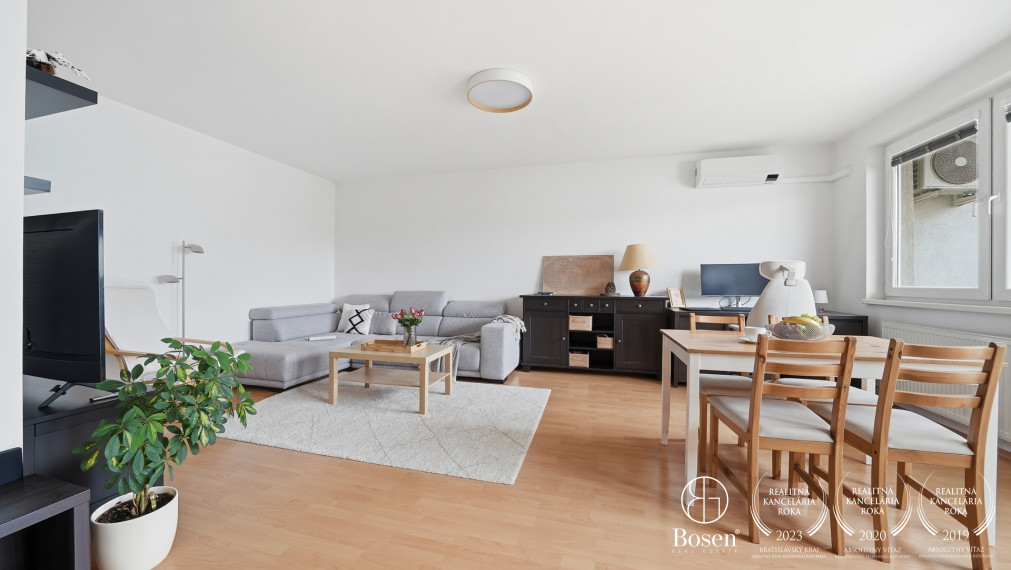 BOSEN GROUP | 3 izb. byt s terasou, balkónom a 2 park. miestami