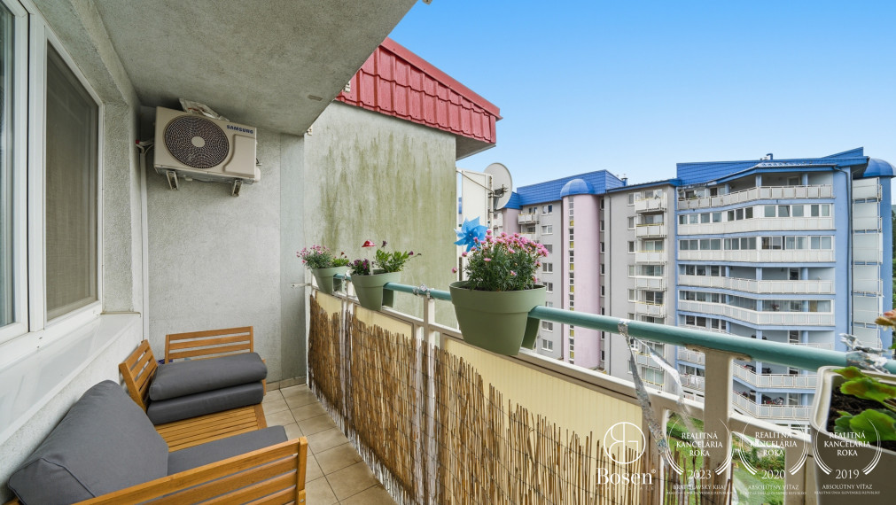 BOSEN GROUP | 3 izb. byt s terasou, balkónom a 2 park. miestami