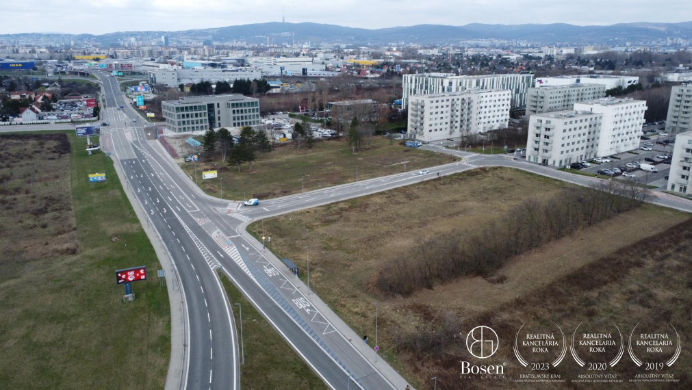 Flexibilný obchodný priestor s terasou v Ružinove - Moruše