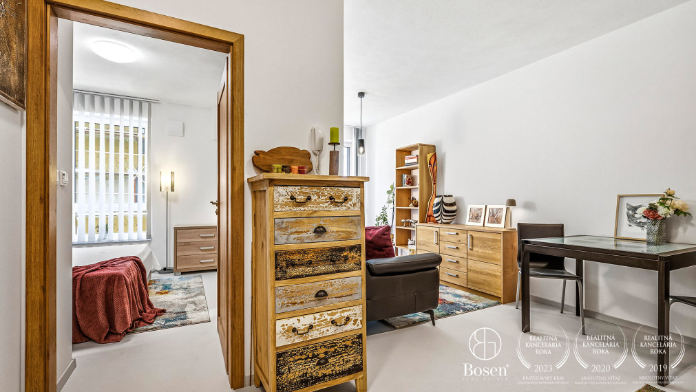 BOSEN | Štýlový 2 izbový byt  s balkónom v Living Park Svit