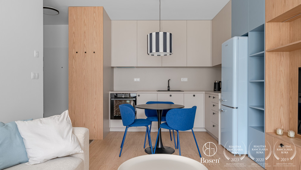 BOSEN | Prenájom 2 izbového bytu s predzáhradkou a bazénom, Špaldová, 80 m2