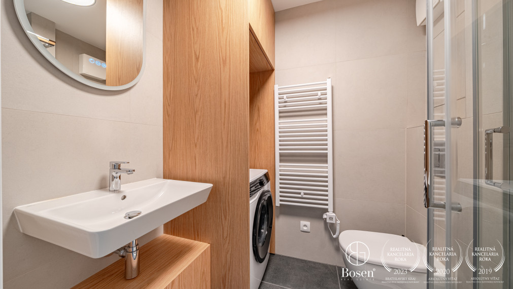 BOSEN | Prenájom 2 izbového bytu s predzáhradkou a bazénom, Špaldová, 80 m2