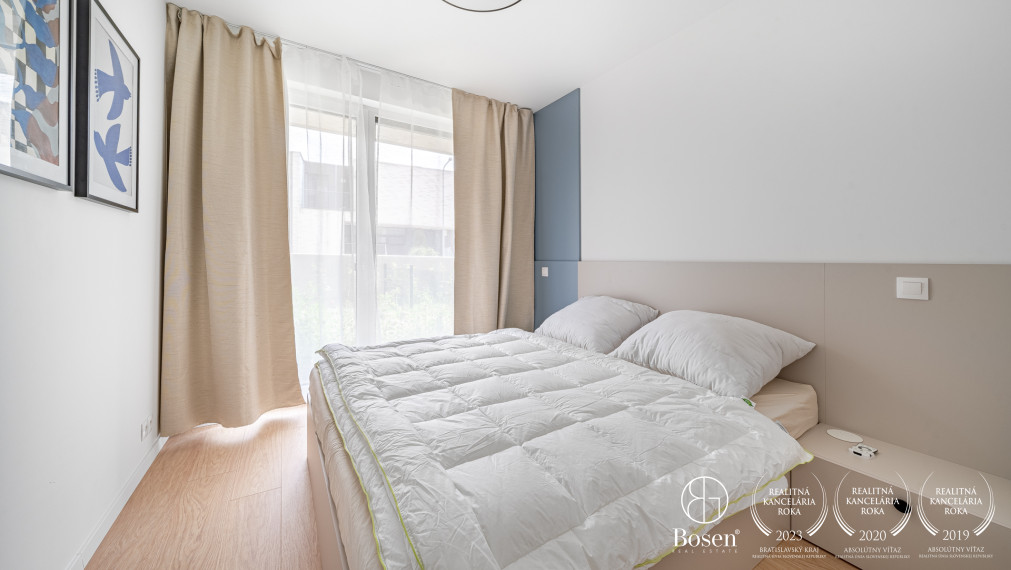 BOSEN | Prenájom 2 izbového bytu s predzáhradkou a bazénom, Špaldová, 80 m2