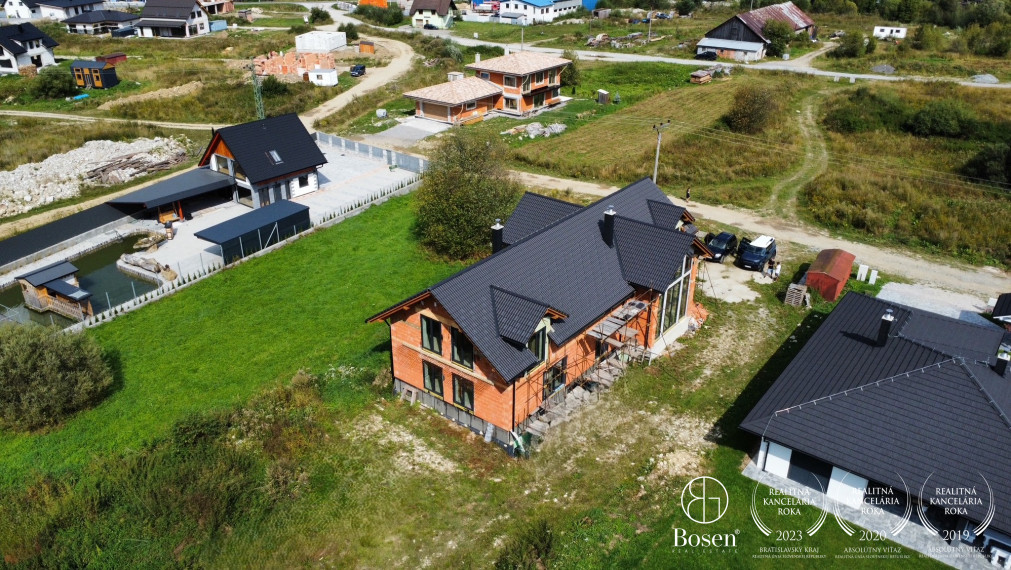 LOYALTERS | Rodinný dom s dvomi bytovými jednotkami - Habovka