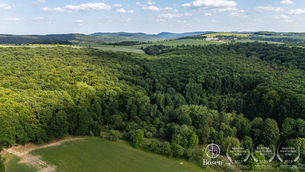 BOSEN | Rekreačný pozemok 4073 m² s maringotkou, studňou a elektrinou, Bukovec okres Myjava