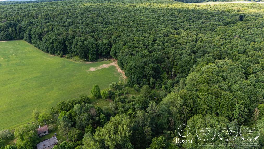 BOSEN | Rekreačný pozemok 4073 m² s maringotkou, studňou a elektrinou, Bukovec okres Myjava