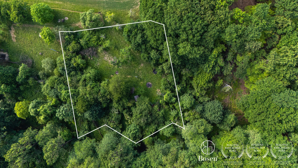 BOSEN | Rekreačný pozemok 4073 m² s maringotkou, studňou a elektrinou, Bukovec okres Myjava