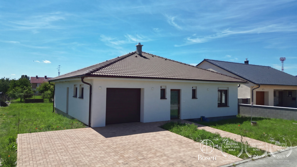 BOSEN | Moderný 4 izbový rodinný dom s garážou a veľkým pozemkom, Dojč