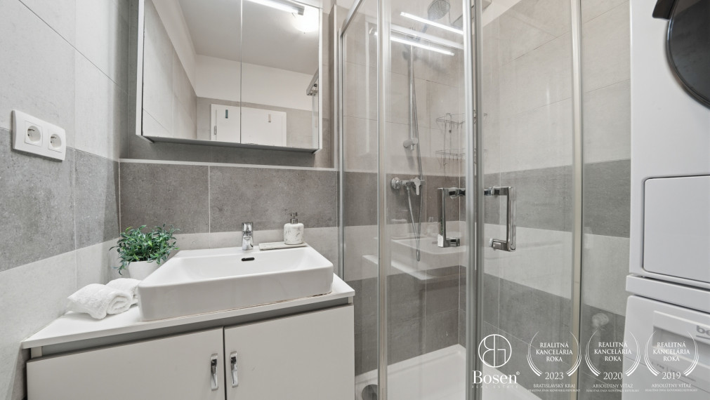 BOSEN | Slnečný 2 izbový byt s loggiou, Lužná, Petržalka 52m2