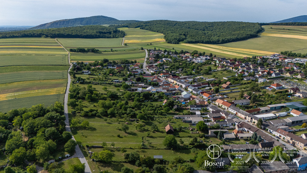 BOSEN | Stavebný pozemok v Edelstale pri Bratislave – pokojná lokalita