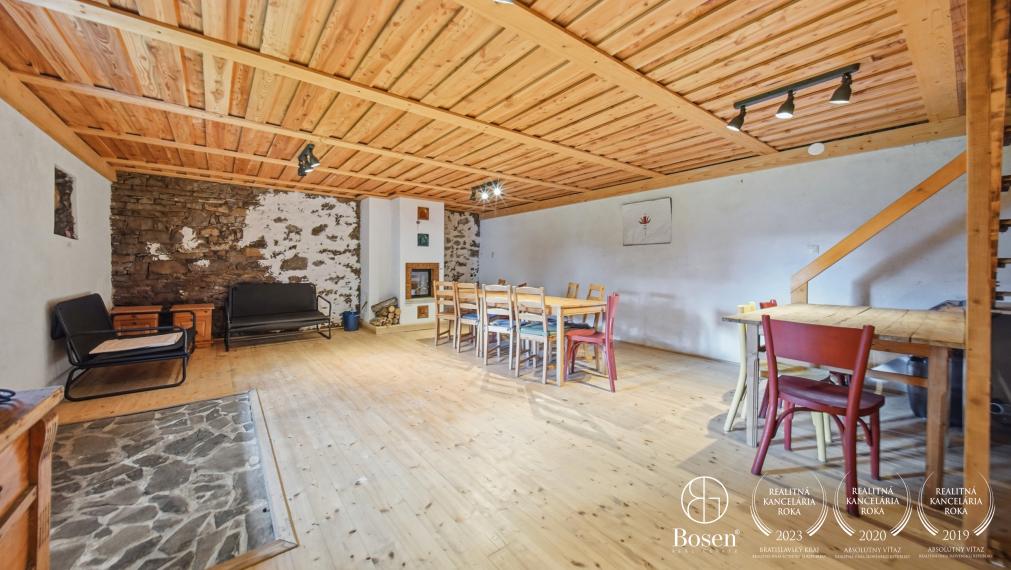 BOSEN | Vidiecka usadlosť na polosamote, 3100 m2.