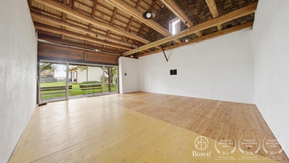 BOSEN | Vidiecka usadlosť na polosamote, 3100 m2.