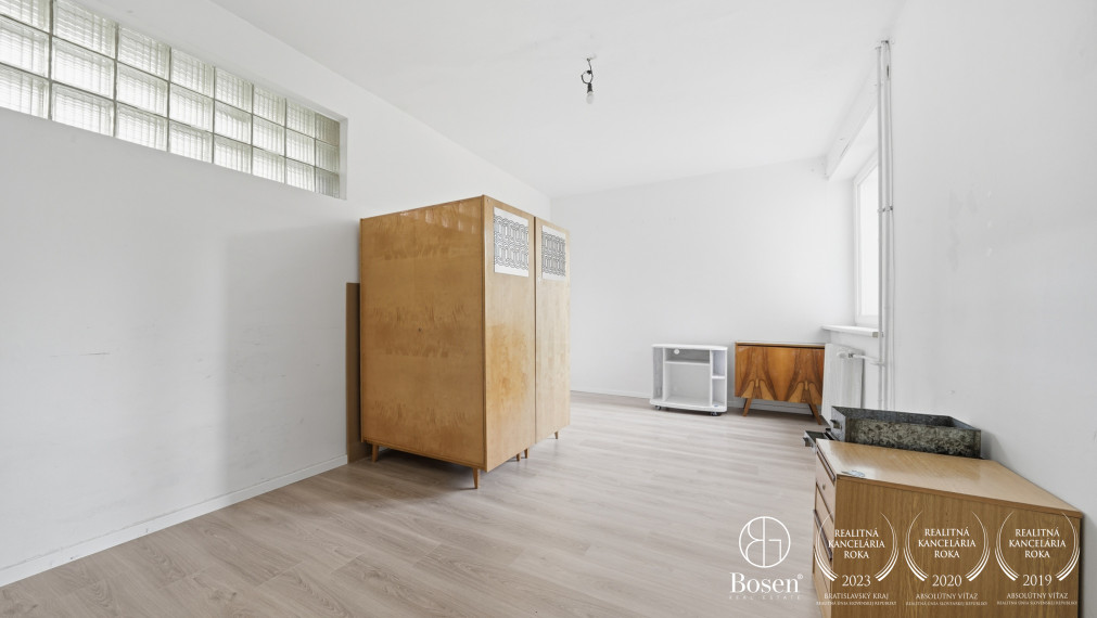 BOSEN | Priestranný 4 izbový byt s balkónom | Hodálova ulica, Bratislava – Karlova Ves