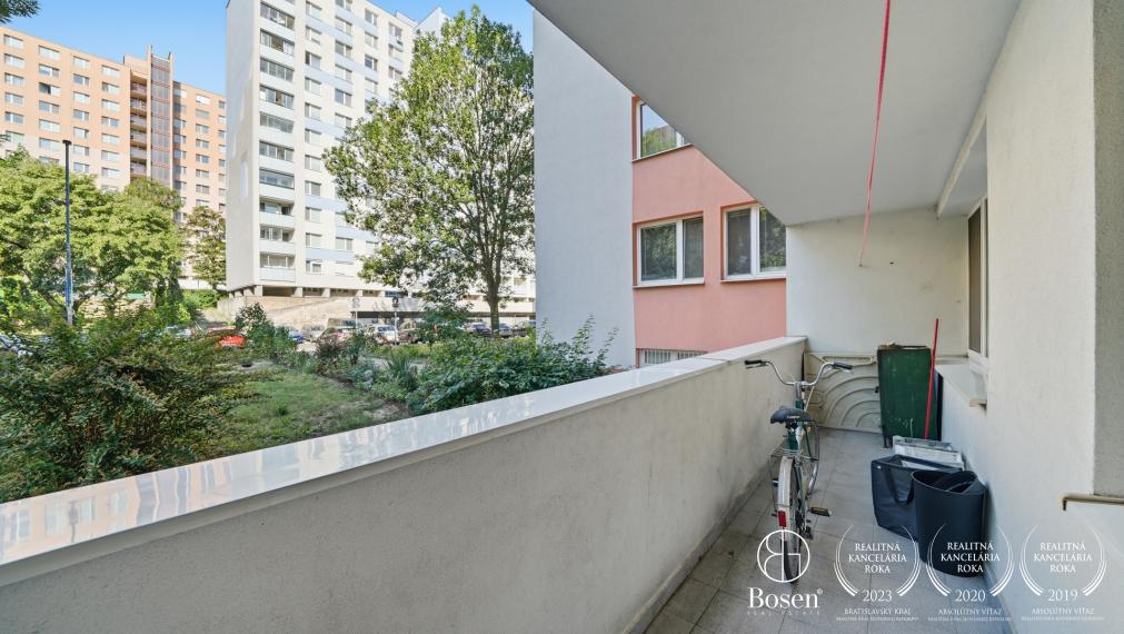 BOSEN | Priestranný 4 izbový byt s balkónom | Hodálova ulica, Bratislava – Karlova Ves