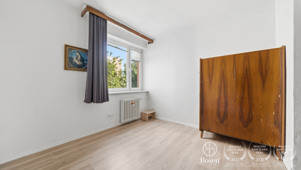 BOSEN | Priestranný 4 izbový byt s balkónom | Hodálova ulica, Bratislava – Karlova Ves
