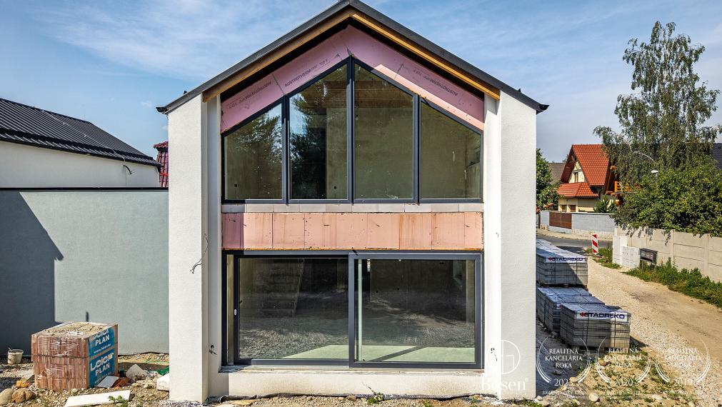 BOSEN | Moderný 5-izbový dom s garážou vo Veľkej Lomnici