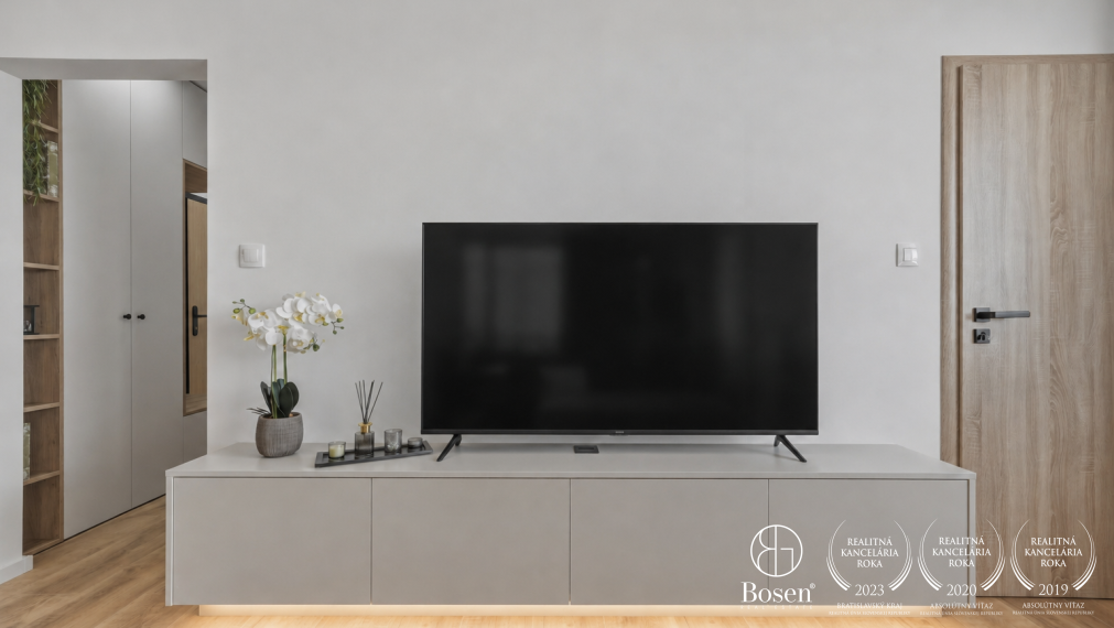 BOSEN | Kompletne zrekonštruovaný a zariadený 2 izbový byt s loggiou, 46 m², Ružinov, Haburská