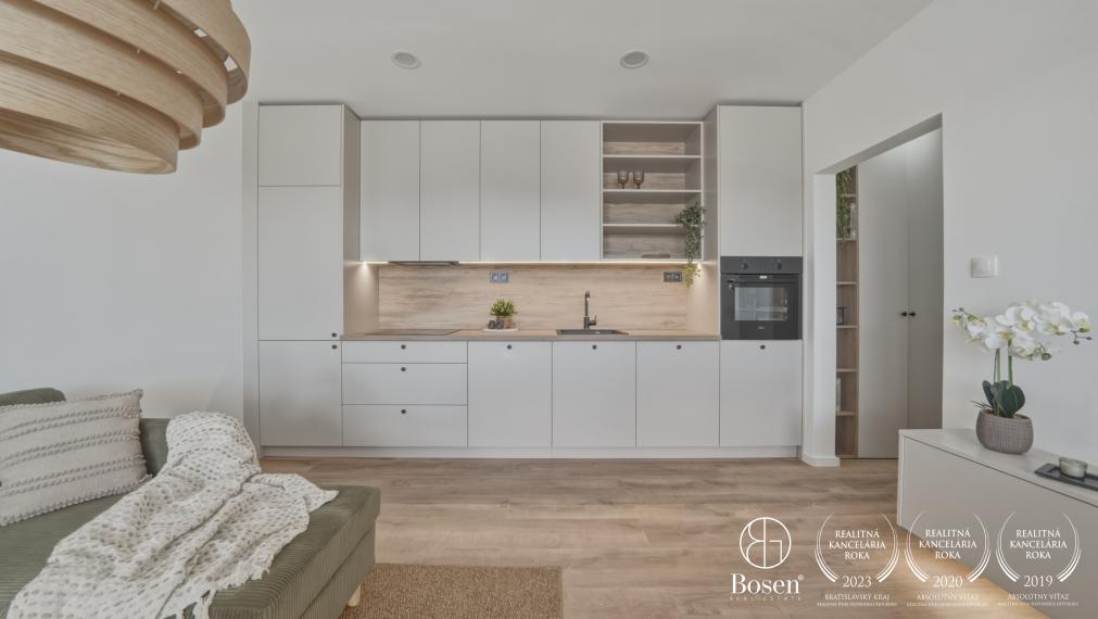 BOSEN | Kompletne zrekonštruovaný a zariadený 2 izbový byt s loggiou, 46 m², Ružinov, Haburská
