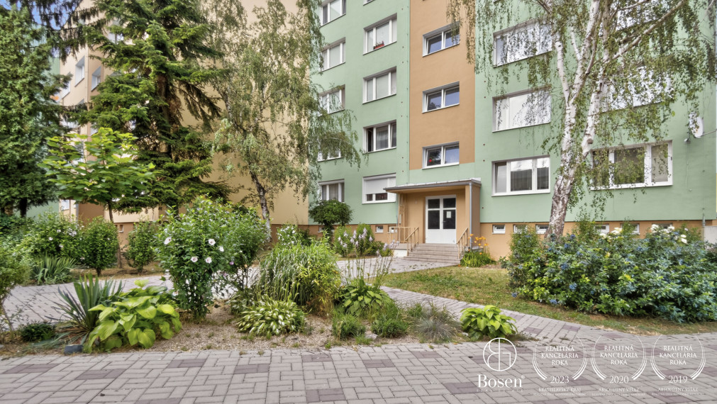 BOSEN | 2 izbový byt s loggiou v centre Fiľakova, 65m2