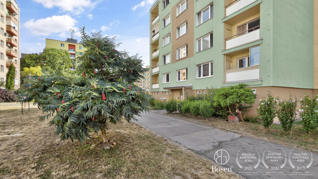 BOSEN | 2 izbový byt s loggiou v centre Fiľakova, 65m2