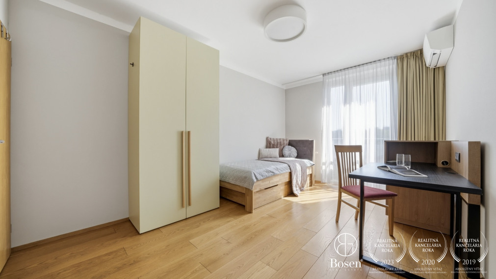 BOSEN | Veľkorysý 4 izbový byt s dvomi terasami a 3 parkovacími miestami, Vila Rustica