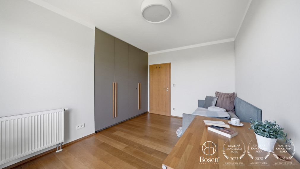 BOSEN | Veľkorysý 4 izbový byt s dvomi terasami a 3 parkovacími miestami, Vila Rustica
