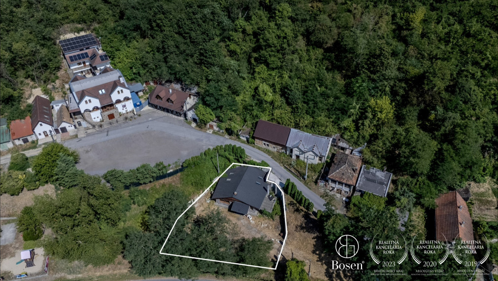 BOSEN | Na predaj 2izbový vínny domček s 22m dlhou vínnou pivnicou
