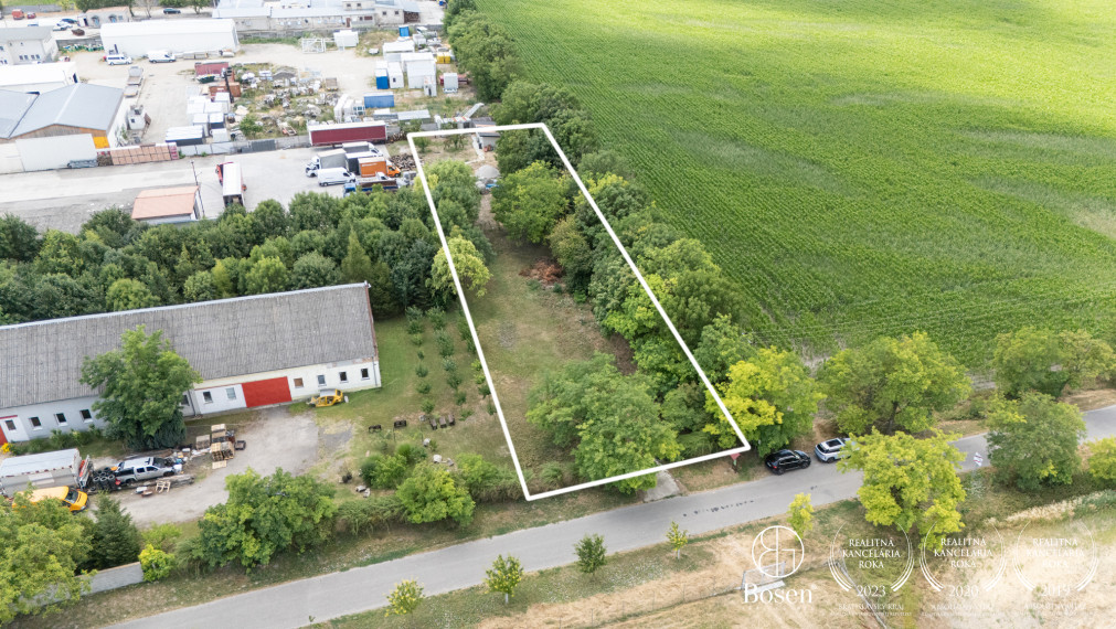 BOSEN | Investičný priemyselný pozemok 2 327 m² pri R7 | Blatná na Ostrove