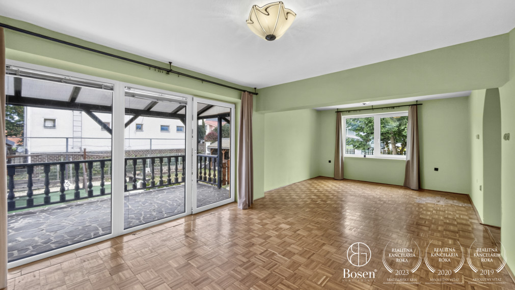 BOSEN | Rodinný dom s dvojgarážou v obci Kalinovo, 608m2.