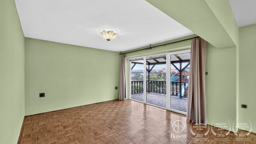 BOSEN | Rodinný dom s dvojgarážou v obci Kalinovo, 608m2.