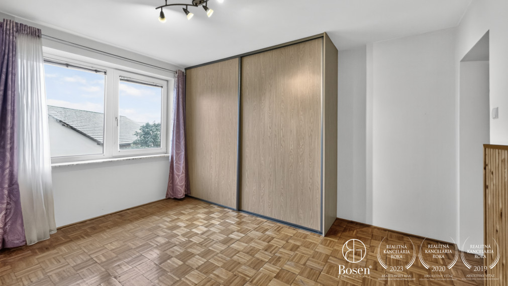 BOSEN | Rodinný dom s dvojgarážou v obci Kalinovo, 608m2.