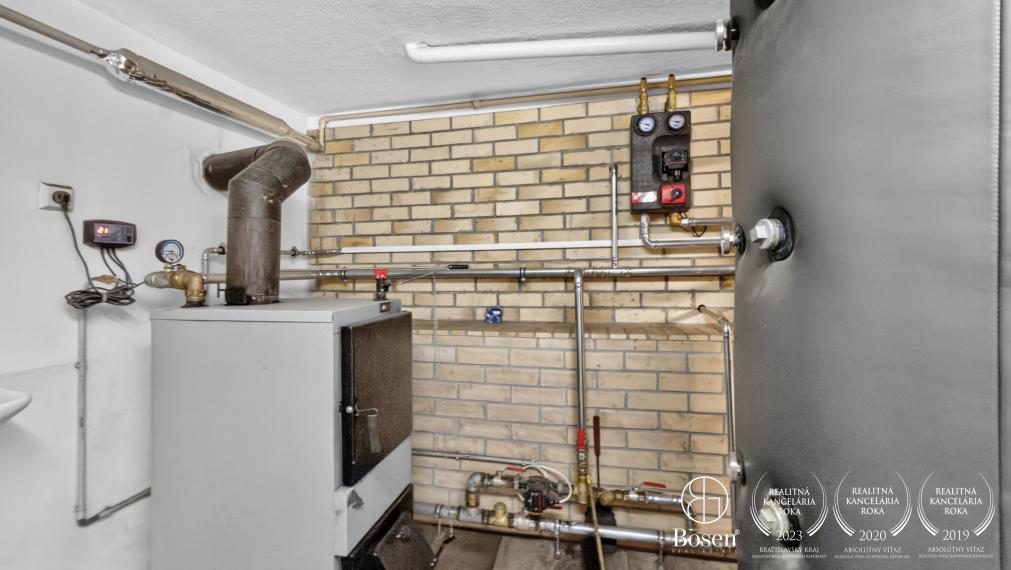 BOSEN | Rodinný dom s dvojgarážou v obci Kalinovo, 608m2.