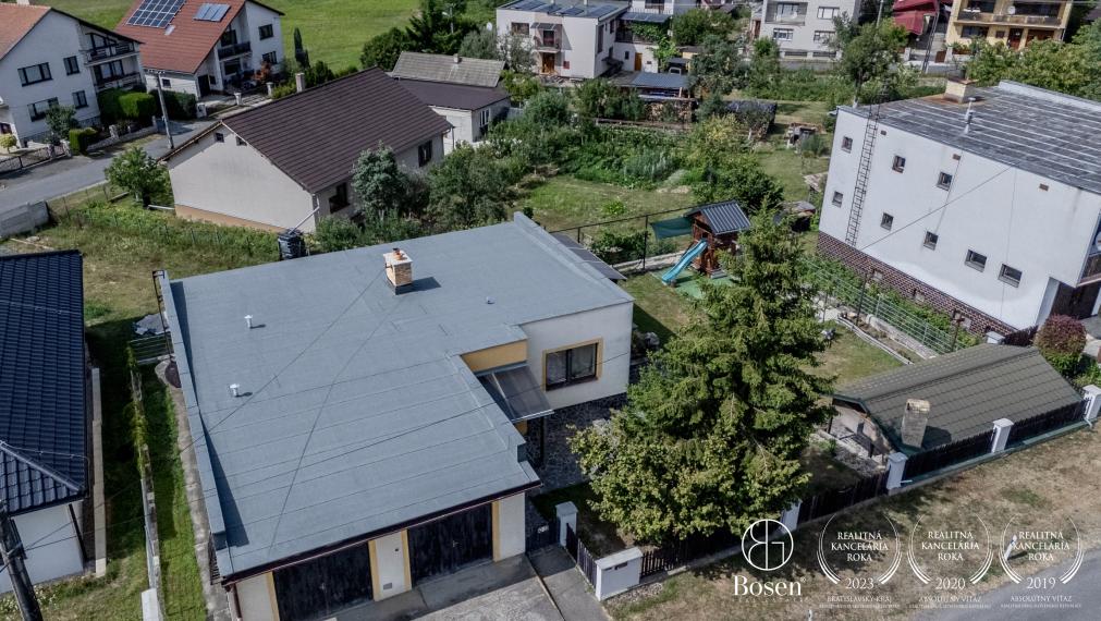 BOSEN | Rodinný dom s dvojgarážou v obci Kalinovo, 608m2.