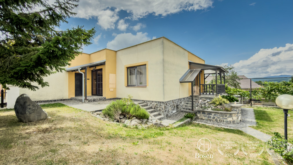 BOSEN | Rodinný dom s dvojgarážou v obci Kalinovo, 608m2.