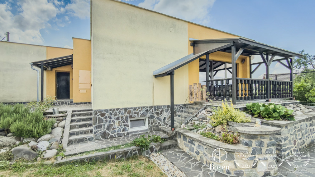 BOSEN | Rodinný dom s dvojgarážou v obci Kalinovo, 608m2.