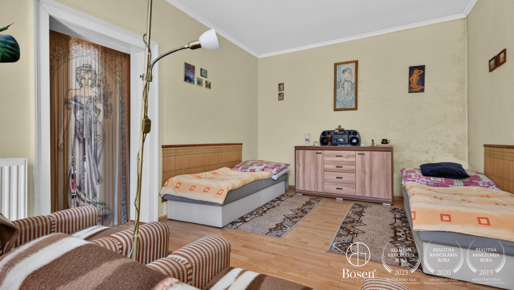 BOSEN I 3 izbový rodinný dom v Borskom Mikuláši s veľkým pozemkom