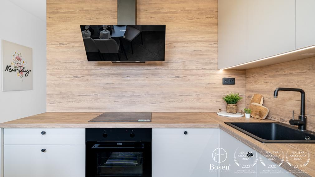 BOSEN | Moderný, kompletne zrekonštruovaný 4 izbový byt, 82 m², Medveďovej, Petržalka
