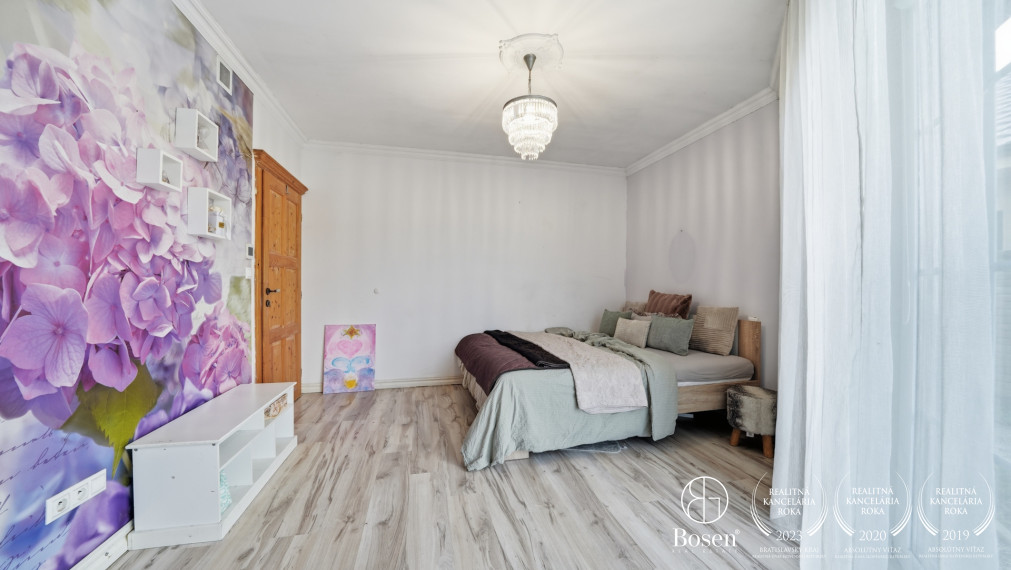 BOSEN | Výnimočný 5 izbový rodinný dom s veľkým pozemkom 1471 m², Senica – Košutovec
