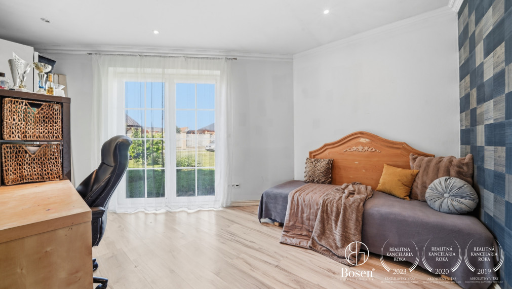 BOSEN | Výnimočný 5 izbový rodinný dom s veľkým pozemkom 1471 m², Senica – Košutovec