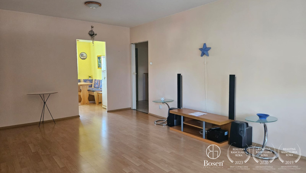 BOSEN | Priestranný 4-izbový byt s balkónom v centre Dunajskej Stredy
